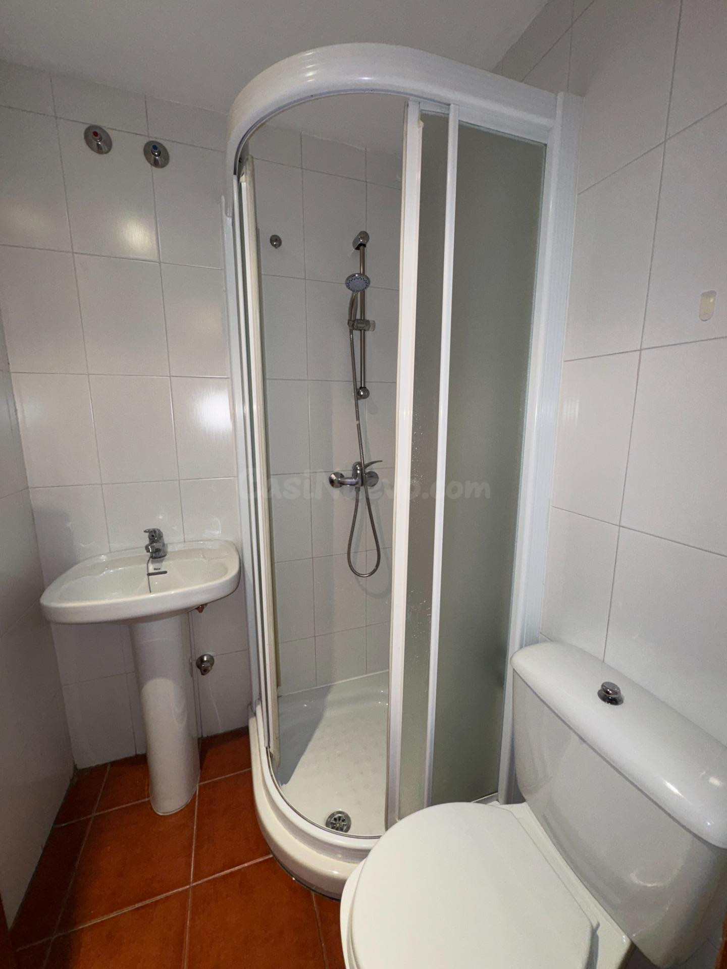 VENTA: Adosado en Urbanización Patricia. - foto 2