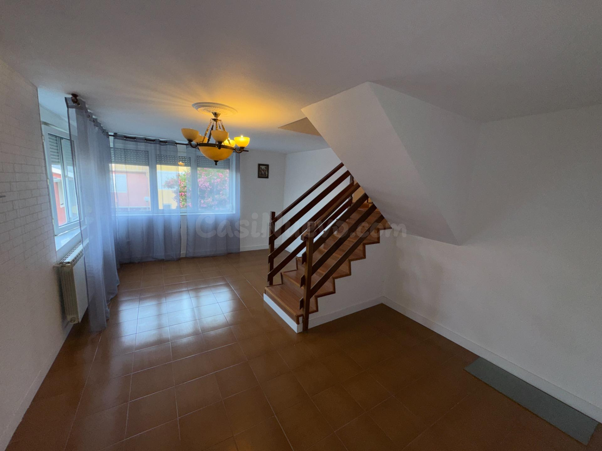 VENTA: Adosado en Urbanización Patricia. - foto 3