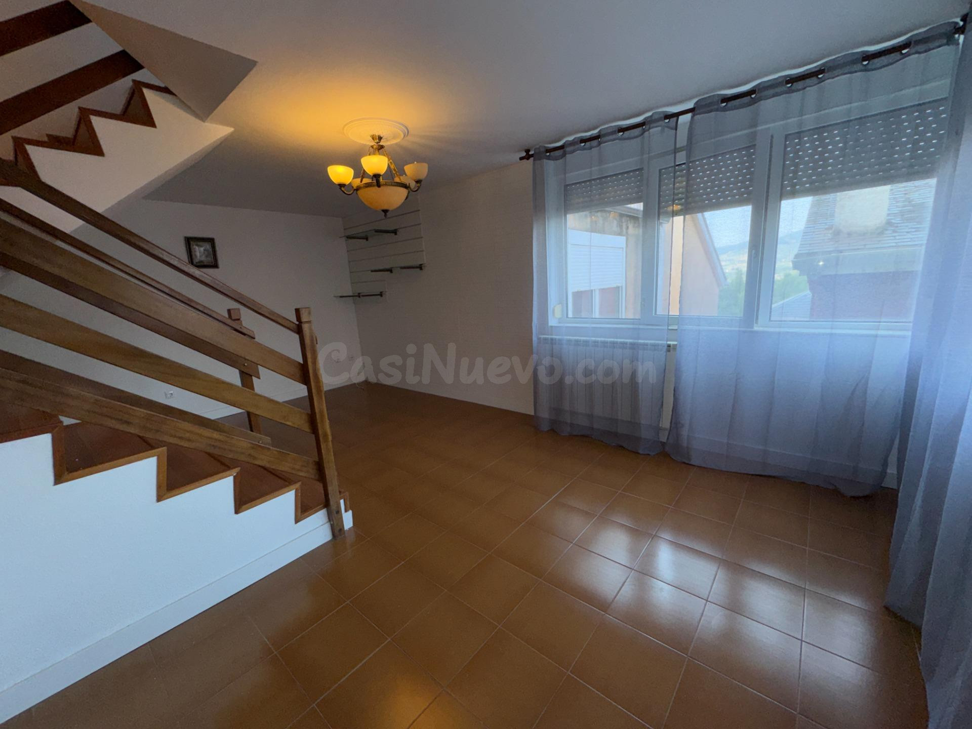 VENTA: Adosado en Urbanización Patricia. - foto 4
