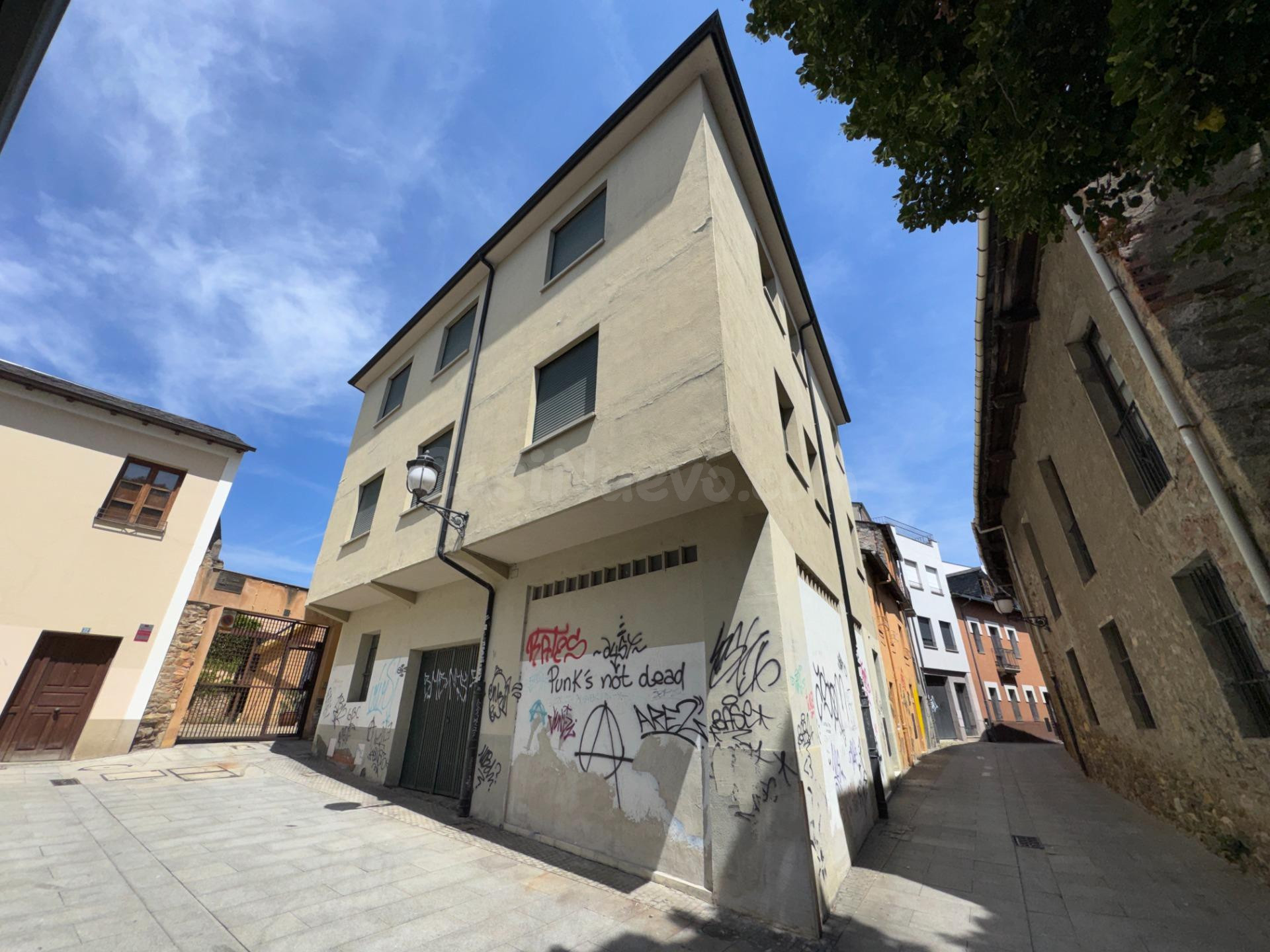 Oportunidad!! SE vende edificio en el casco antiguo - foto 2