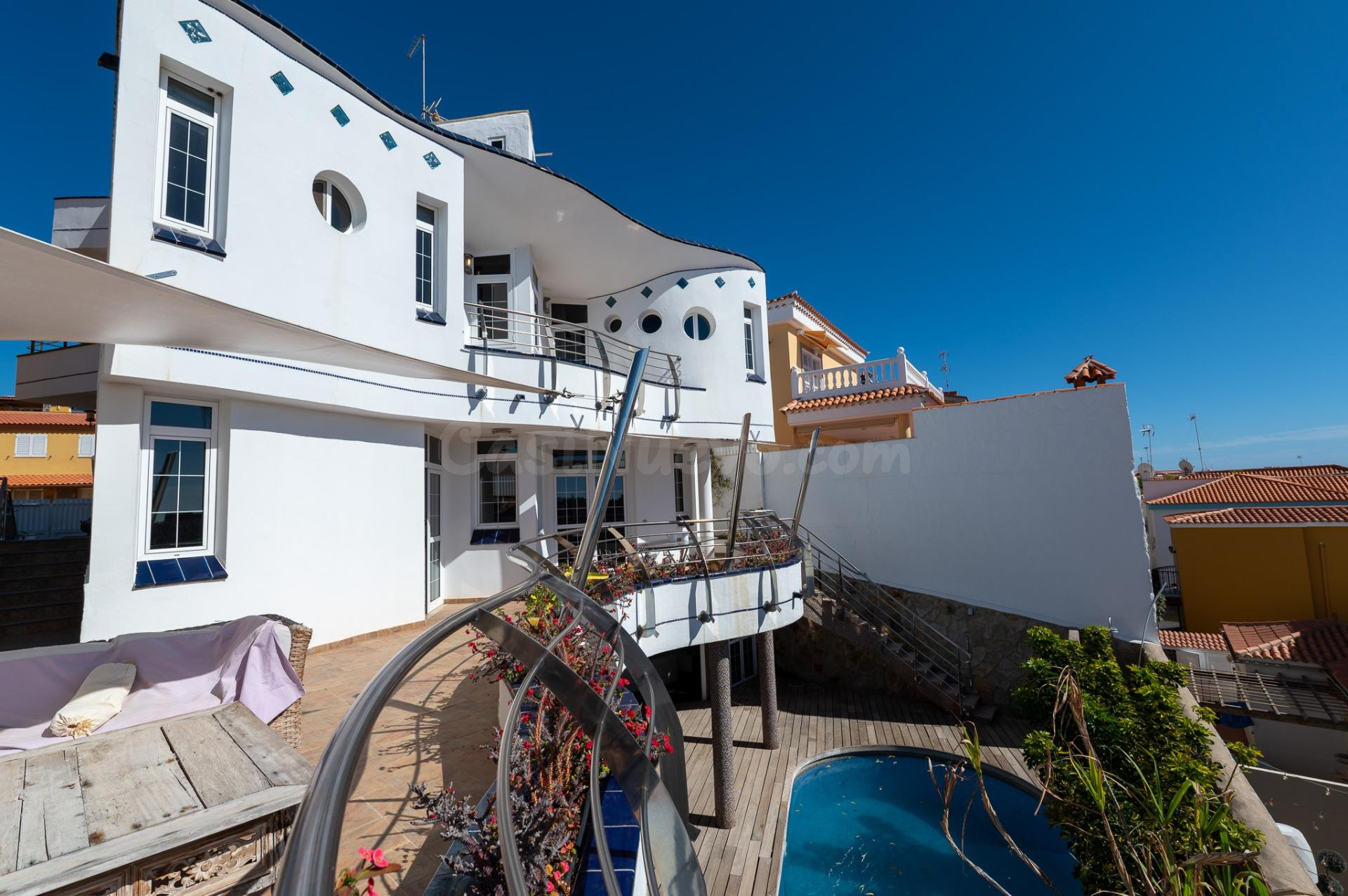 Exclusiva villa de diseño en la prestigiosa zona de Bellavista