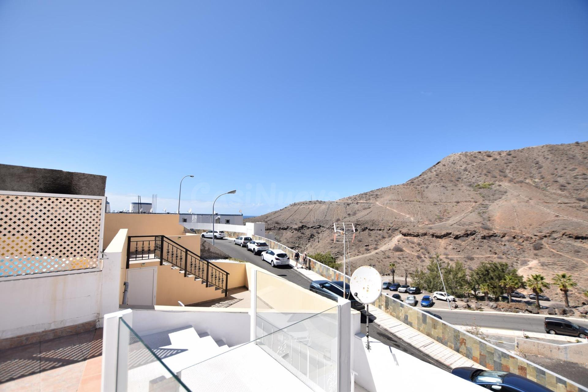 Casa con terraza amplia y soleada para pasar el invierno. - foto 2