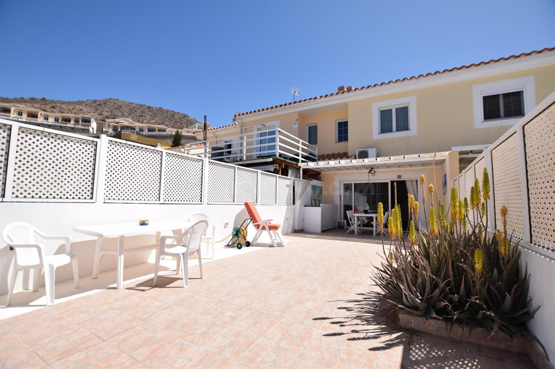 Casa con terraza amplia y soleada para pasar el invierno. - foto 3