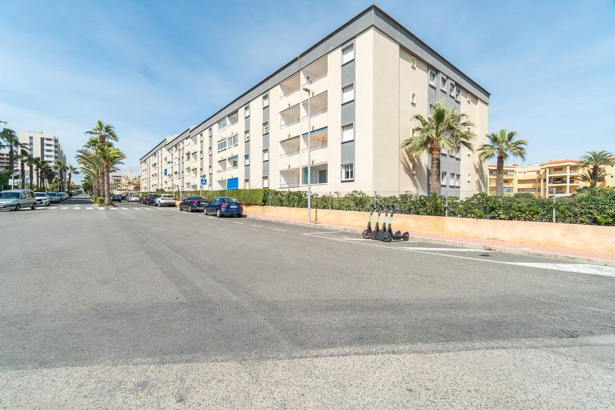 Apartamento en Punta Prima con vistas al mar - foto 4
