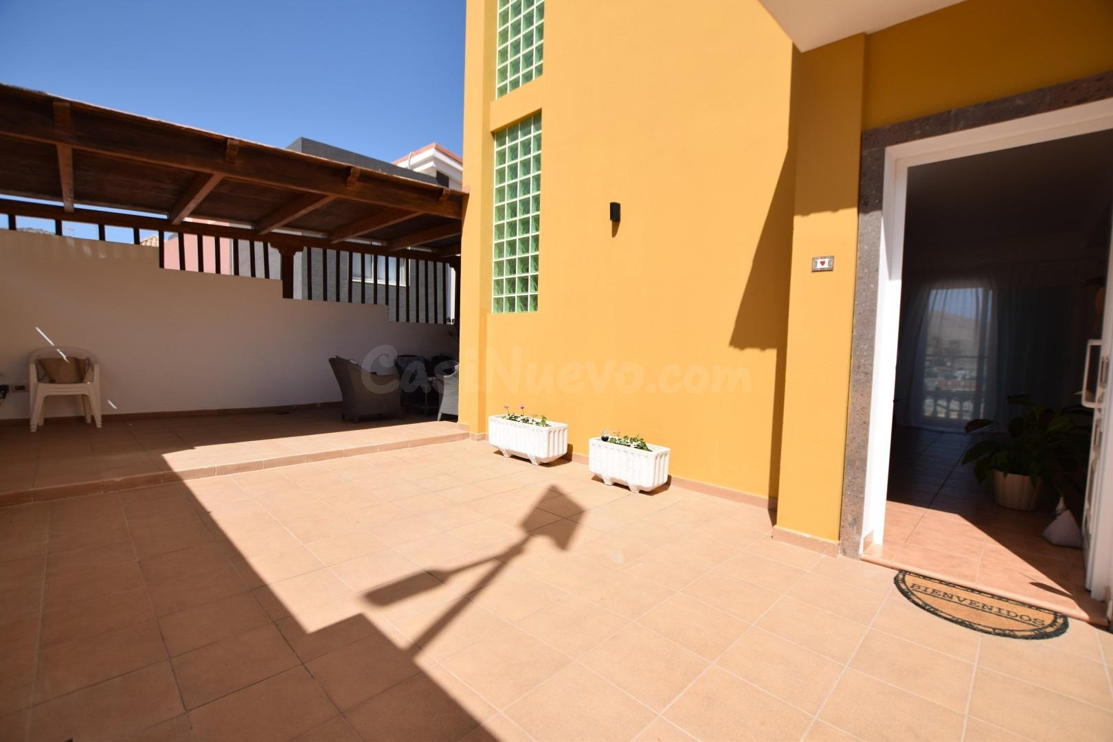 Casa de tres plantas con vistas al mar y amplia terraza - foto 4