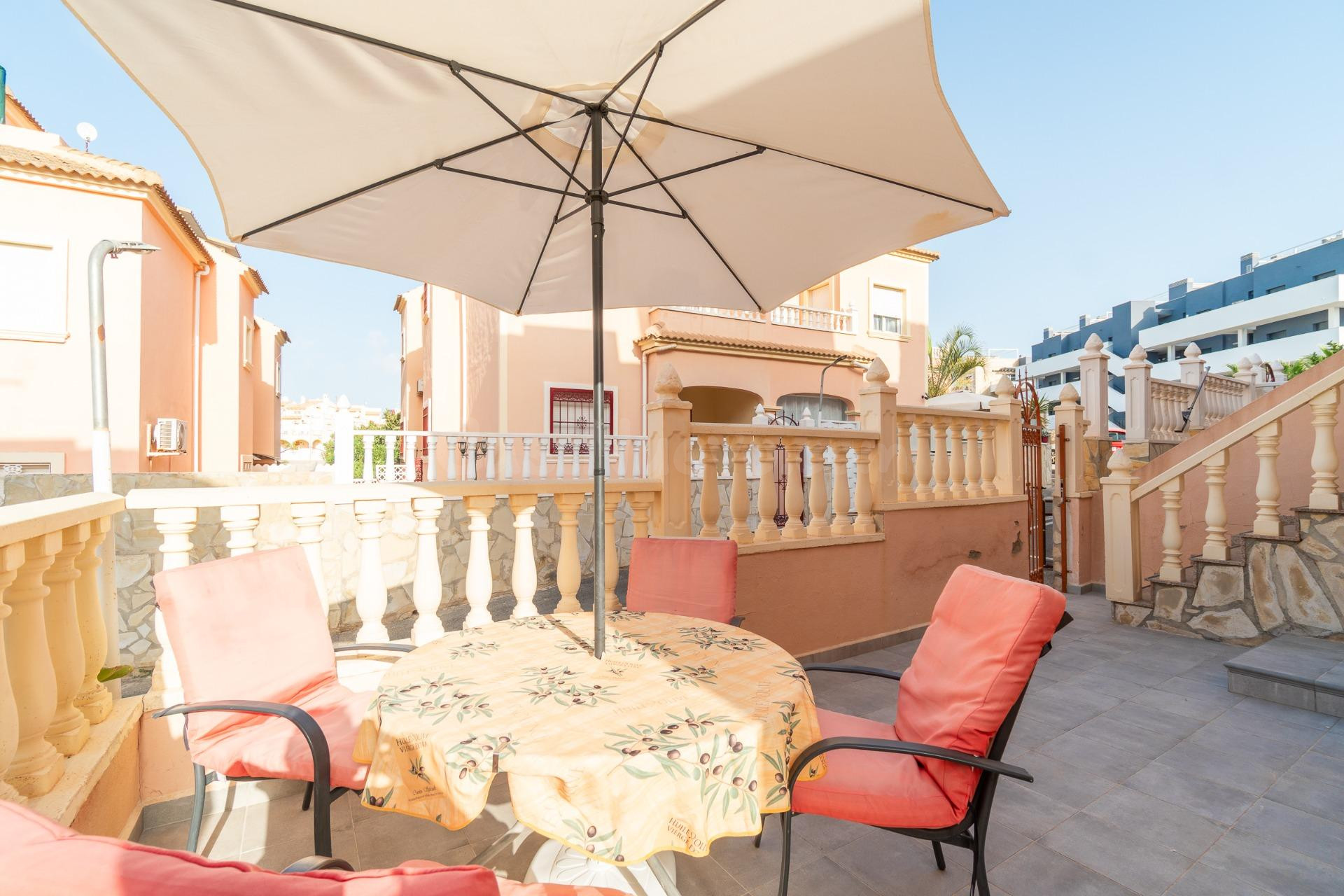 Adosado de 3 dormitorios en Playa Flamenca - foto 5