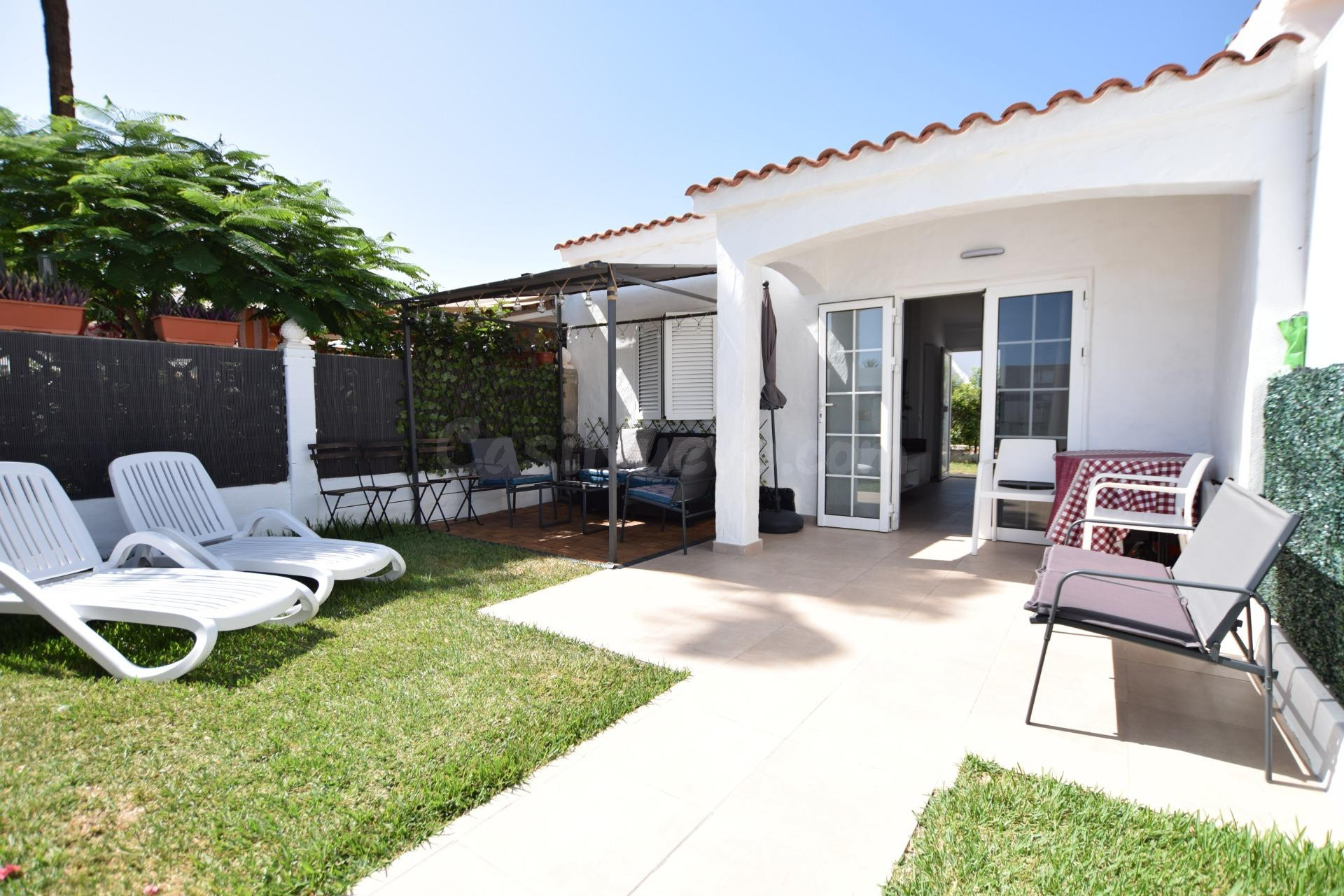 Bungalow con terraza grande para relajar
