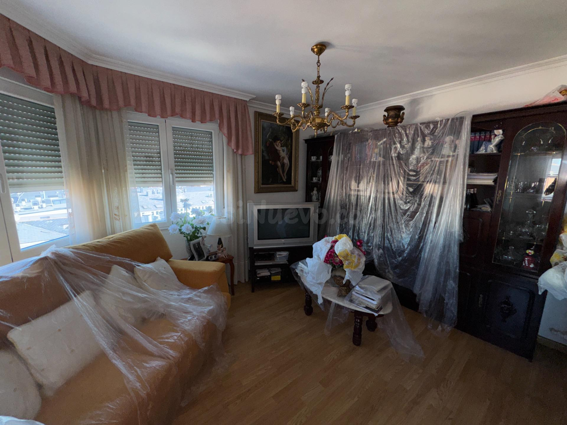 VENTA: Amplio y Luminoso Piso en el Centro de Ponferrada - foto 4