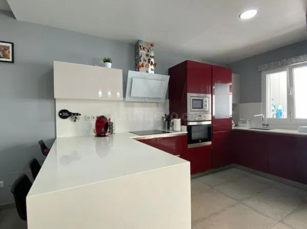 Bonito chalet adosado en Alquiler en la Avenida Alejandro del Castillo, San Fernando - foto 4