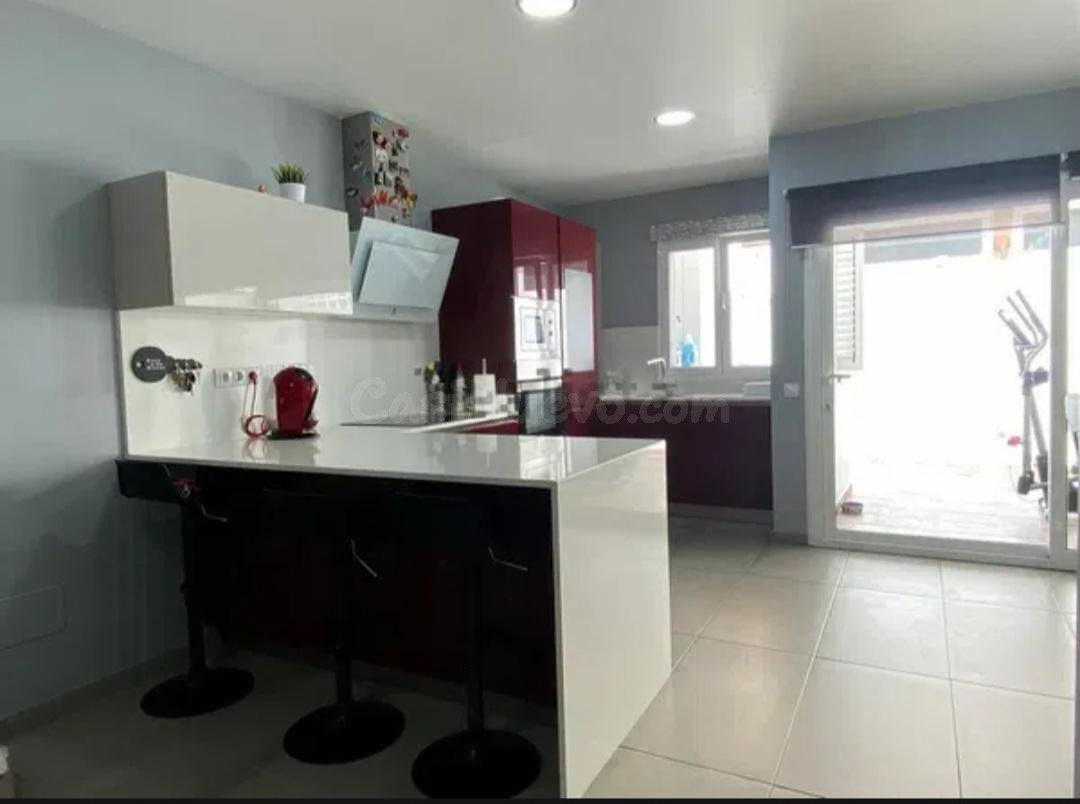 Bonito chalet adosado en Alquiler en la Avenida Alejandro del Castillo, San Fernando - foto 5
