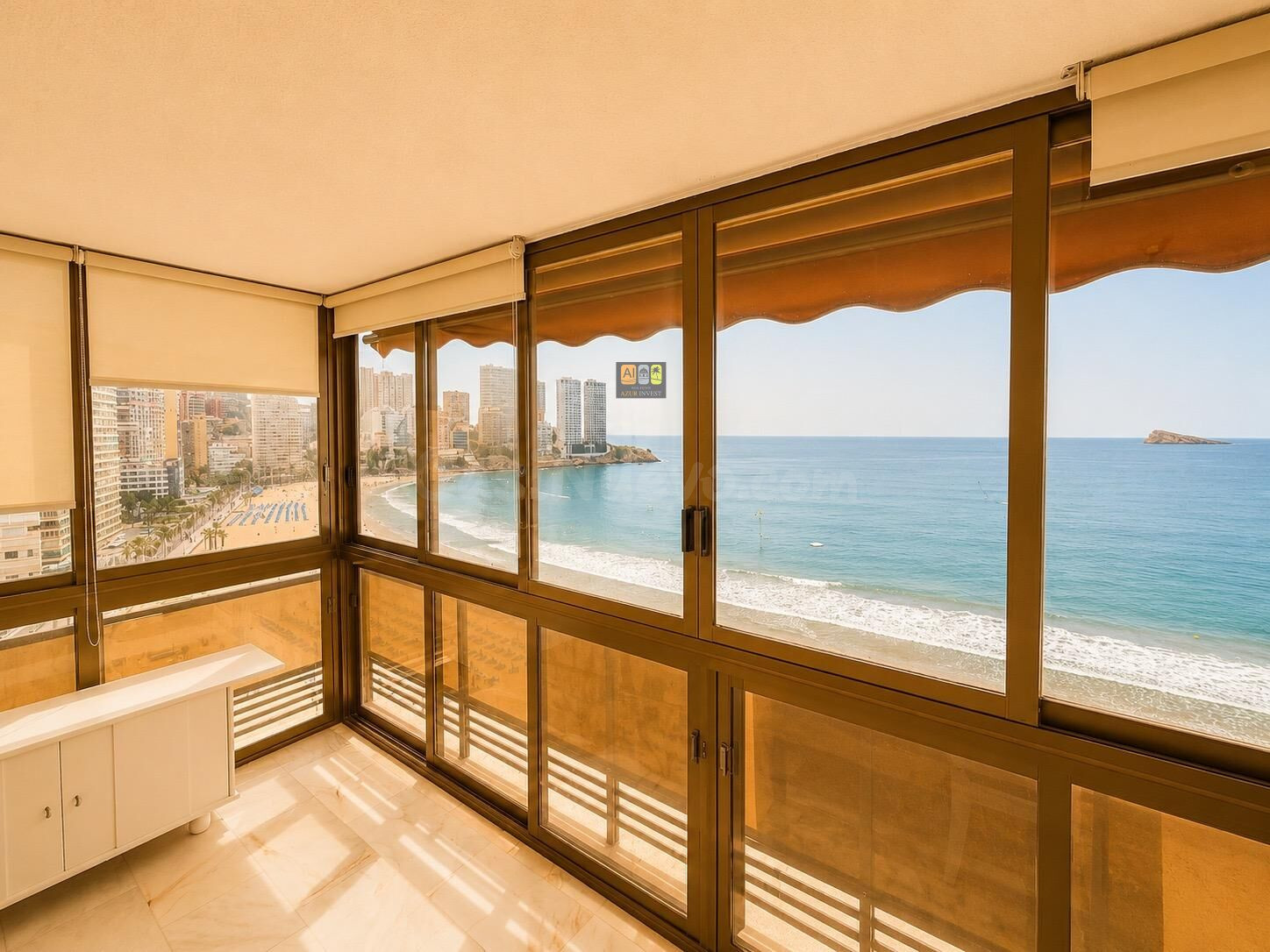 Exclusivo piso en primera línea de playa en Benidorm con vis