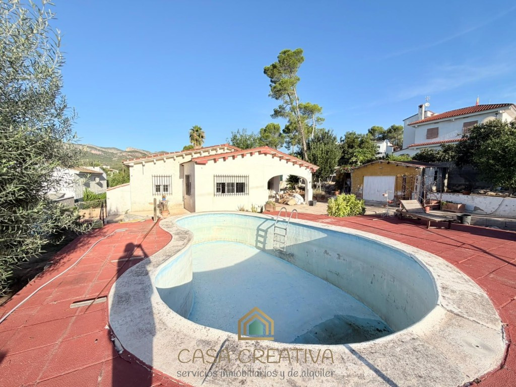 CASA CON PARCELA DE 1.100 M2, PISCINA Y 90 M2 DE VIVIENDA EN - foto 2
