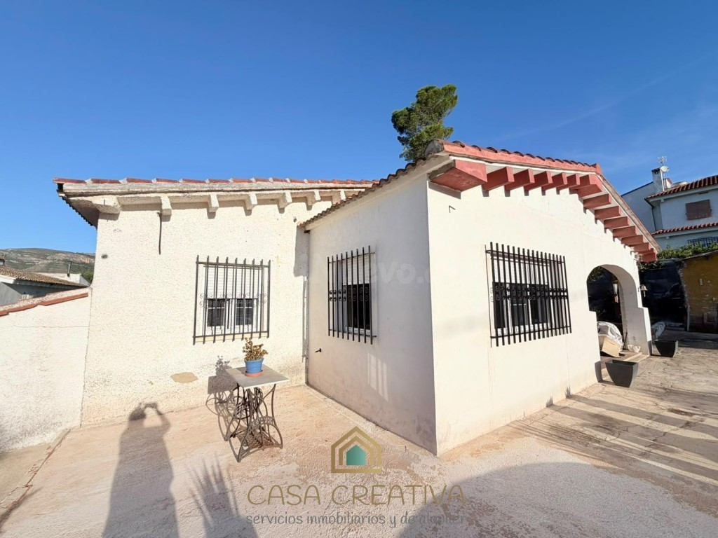 CASA CON PARCELA DE 1.100 M2, PISCINA Y 90 M2 DE VIVIENDA EN - foto 5