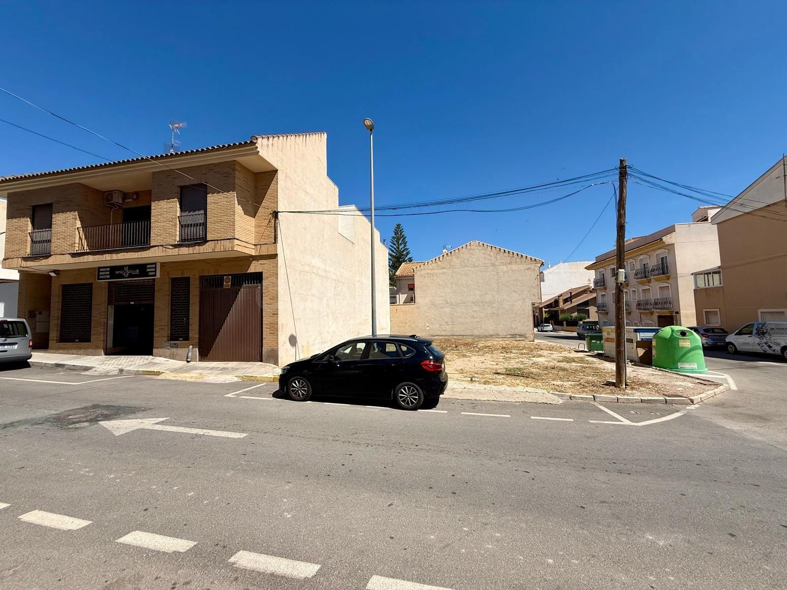 Solar de 240 metros en San Miguel de Salinas