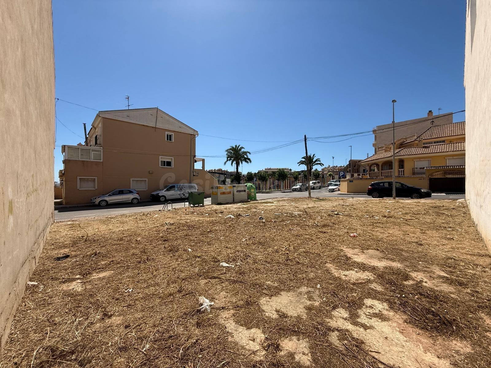 Solar de 240 metros en San Miguel de Salinas - foto 2