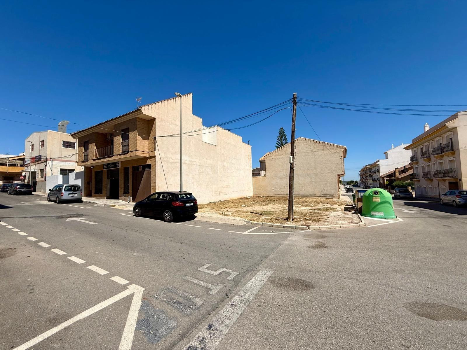 Solar de 240 metros en San Miguel de Salinas - foto 3
