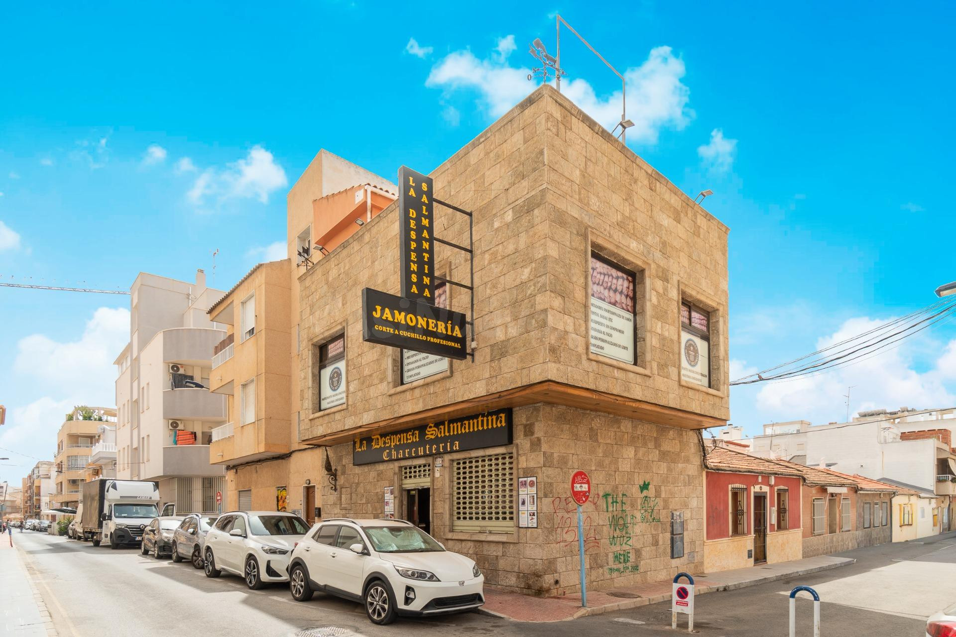 Edificio comercial en venta | La histórica Despensa Salmantina de Torrevieja | 143 m2 preparados para múltiples actividades