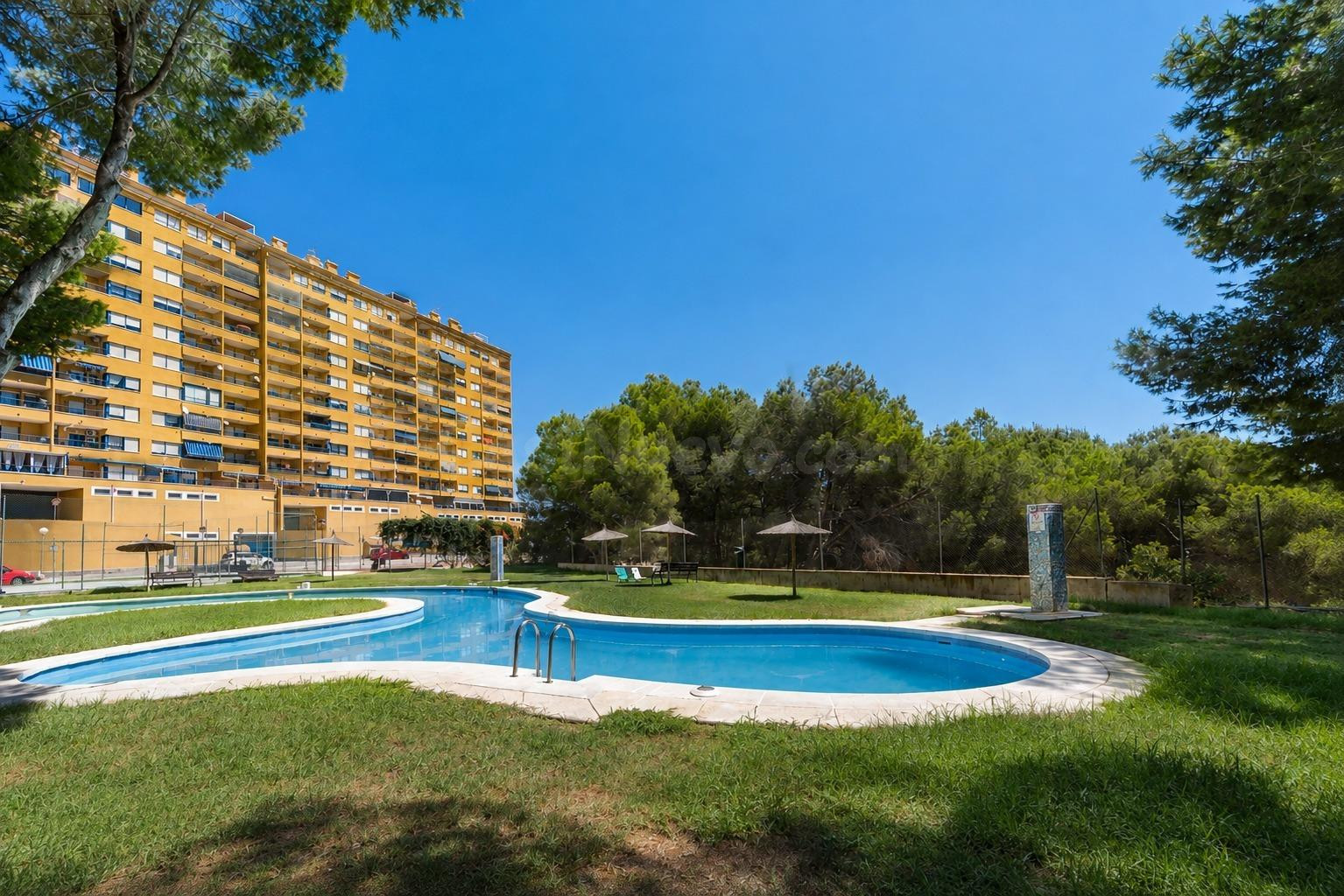 Apartamento con vistas al mar en Altos de Campoamor