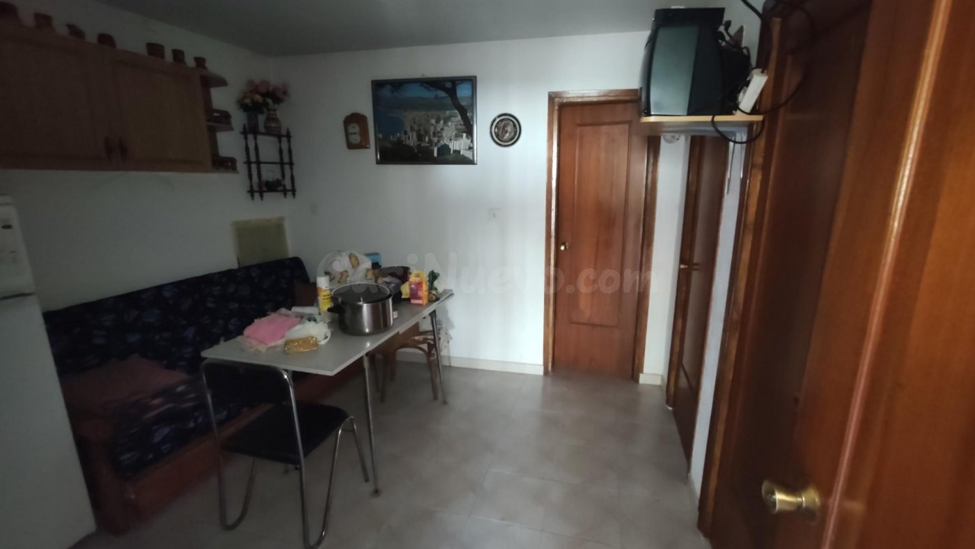 Venta de casa en Villanueva de Valdueza - foto 3