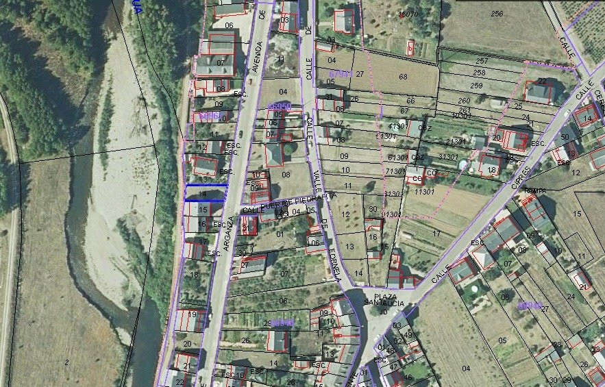 Venta parcela urbana en Cacabelos - foto 3