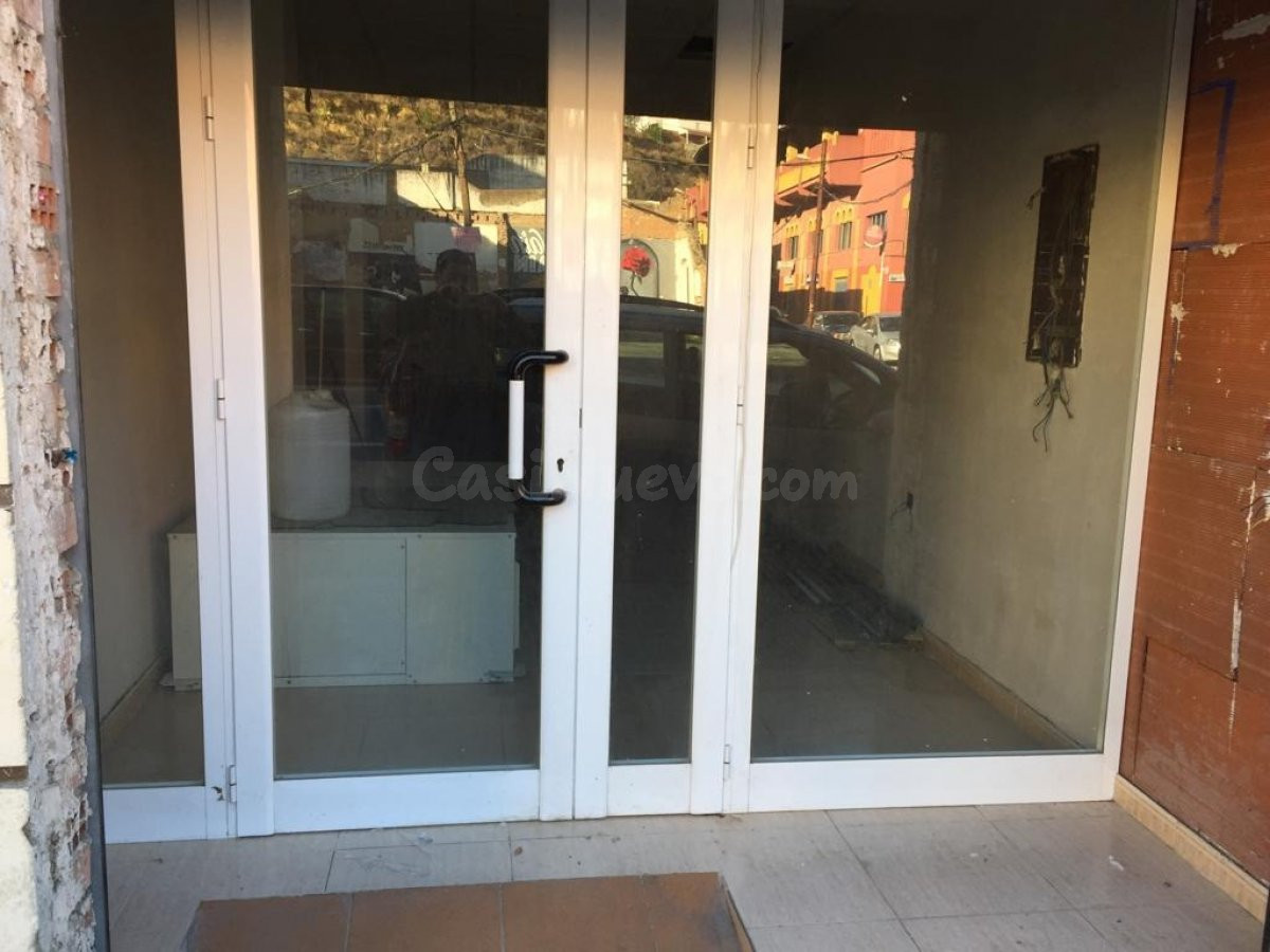 ALQUILER DE LOCAL COMERCIAL JUNTO PLAZA DE TOROS - foto 3