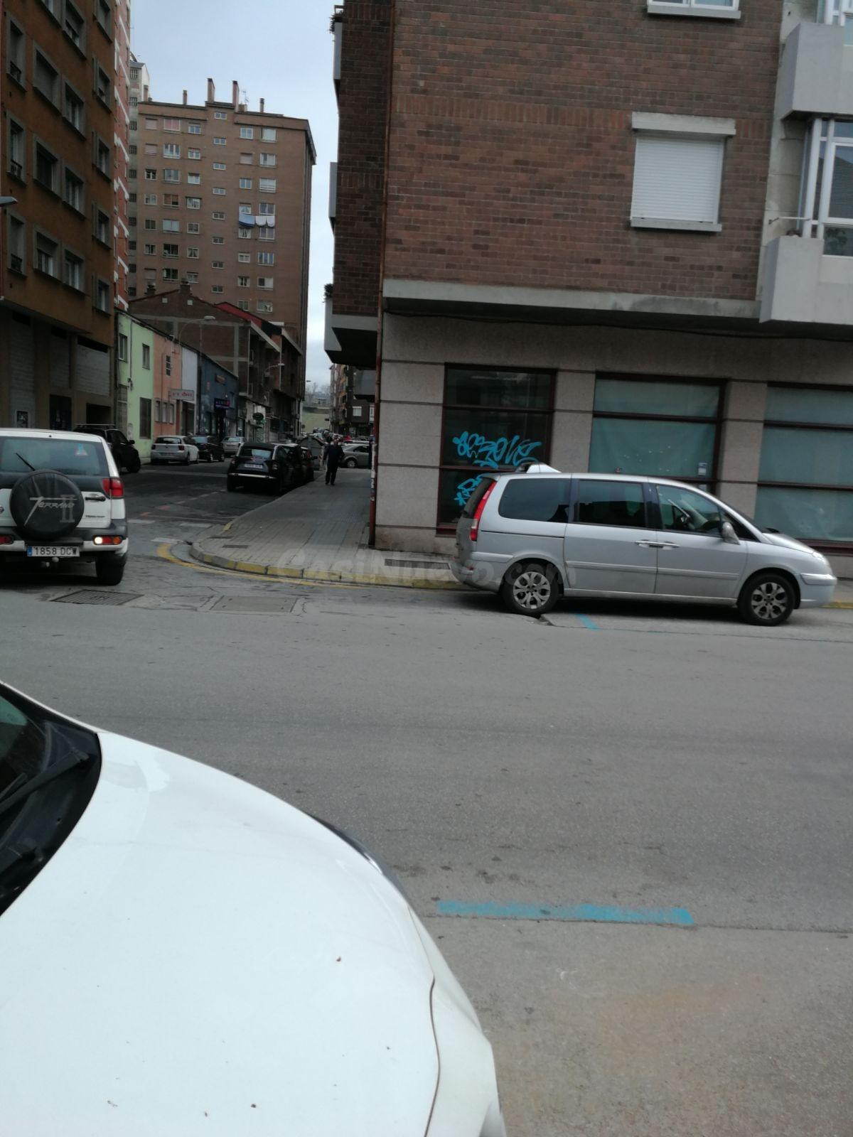 Amplio Local Comercial en Venta y Alquiler en Ponferrada, Zona Alta