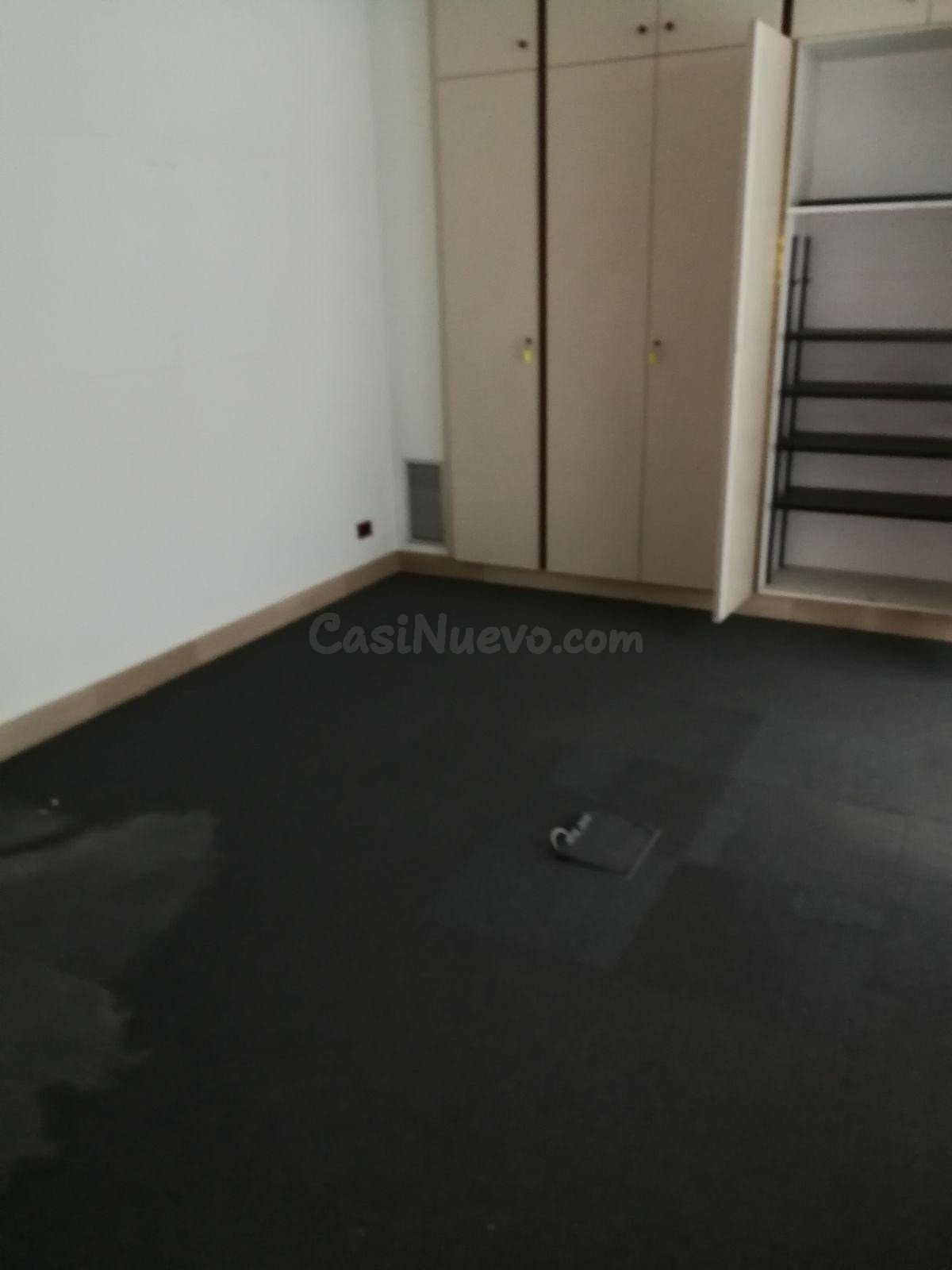 Amplio Local Comercial en Venta y Alquiler en Ponferrada, Zona Alta - foto 2