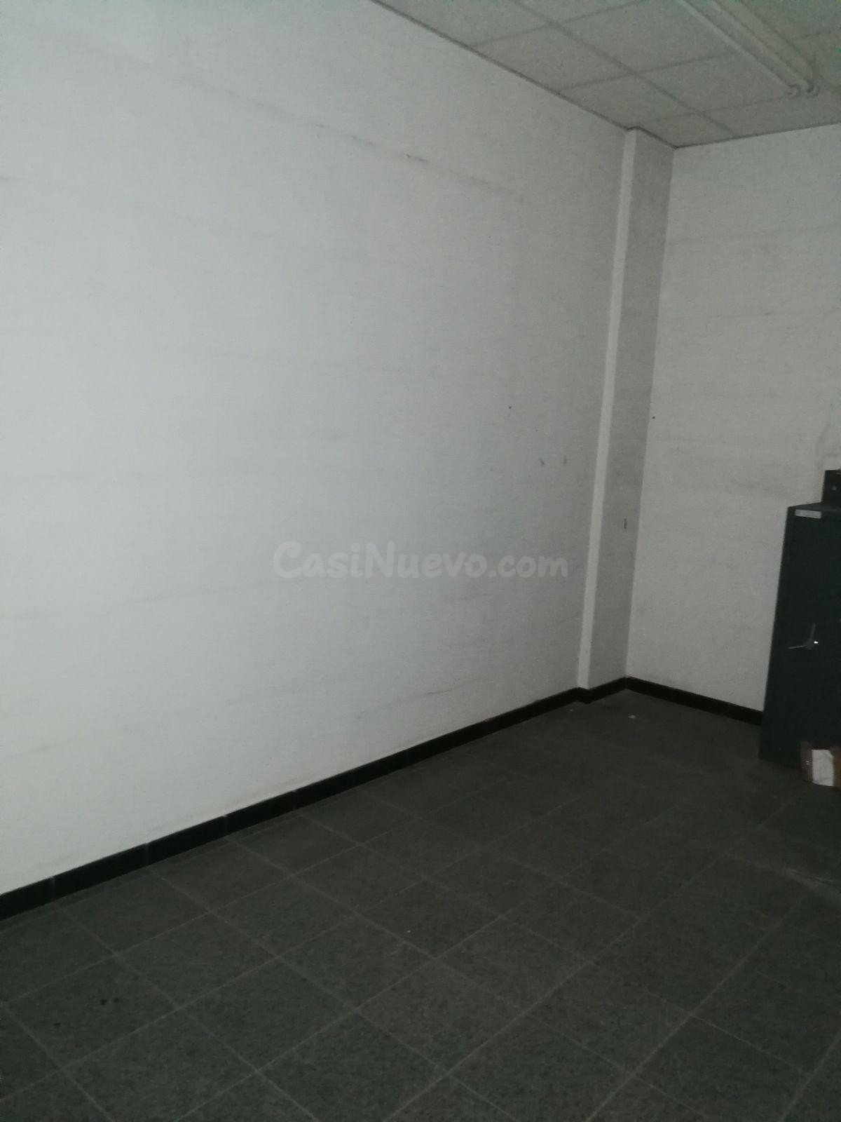Amplio Local Comercial en Venta y Alquiler en Ponferrada, Zona Alta - foto 5