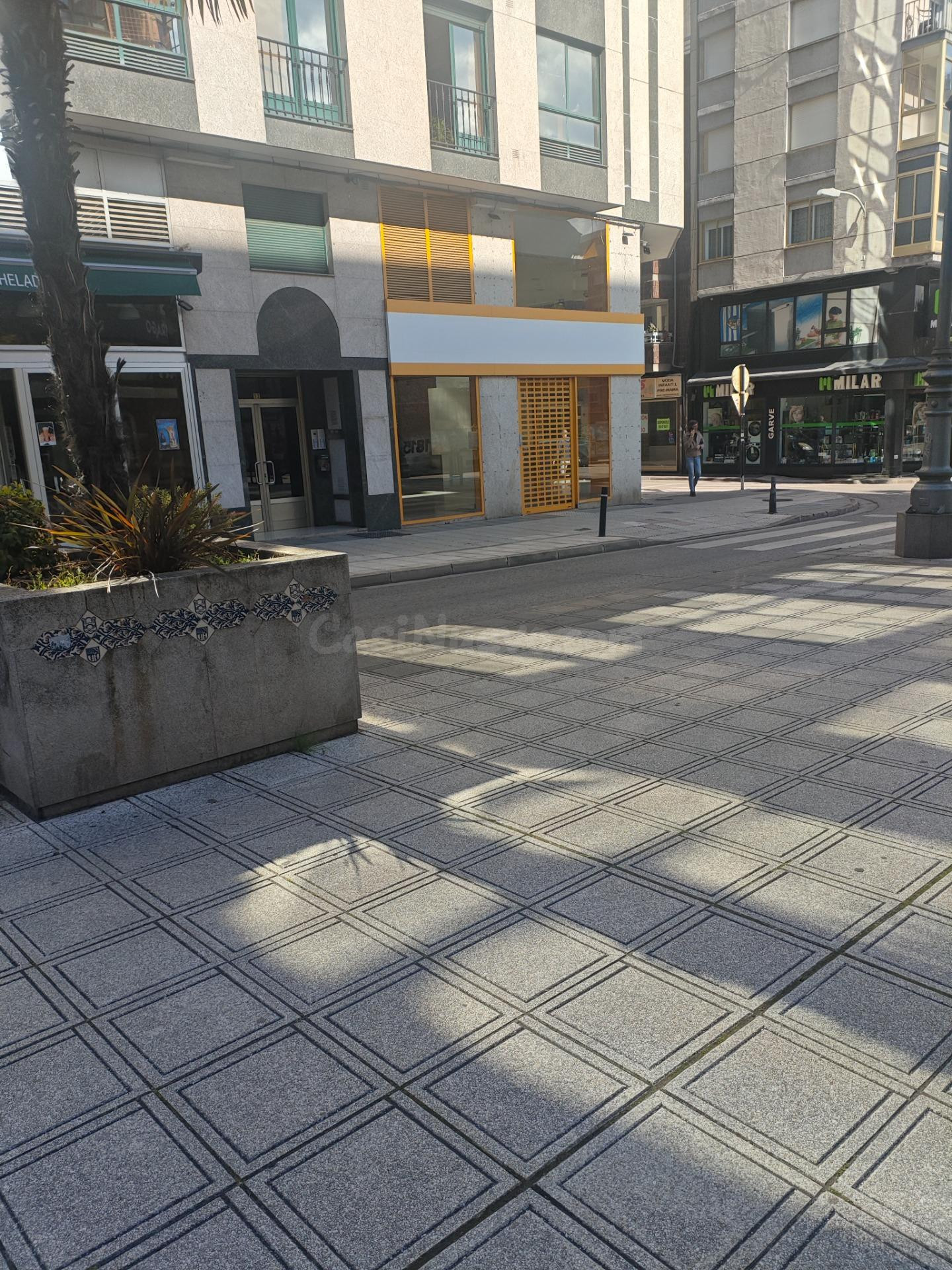 Amplio Local Comercial en el Centro de Ponferrada por solo € - foto 5