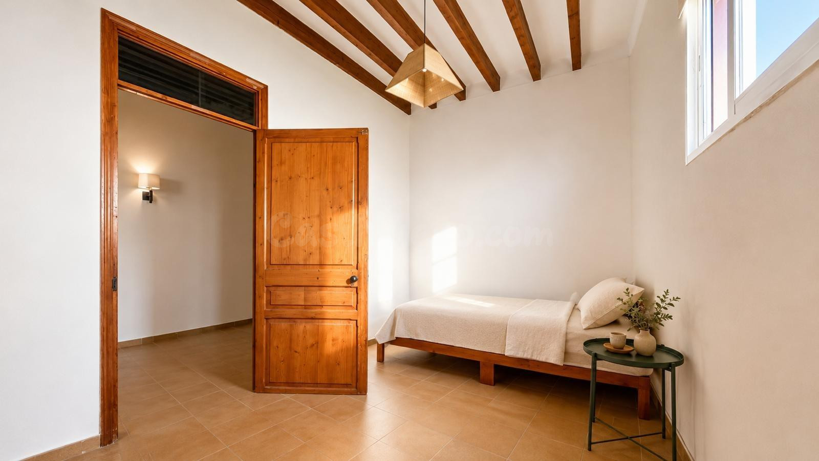 Auténtico ático con encanto histórico y terraza privada - foto 5