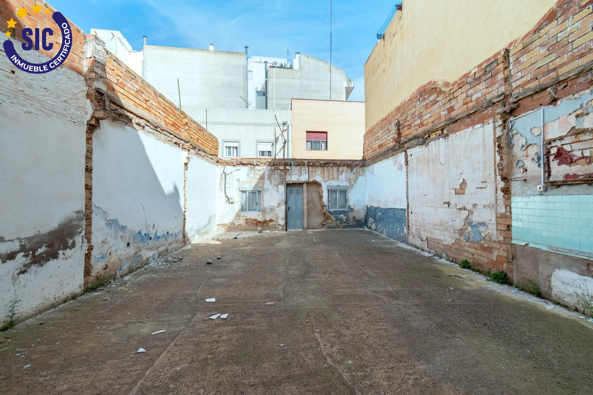 ¡Solar Urbano con alta rentabilidad en Calle Coscoll ! - foto 3