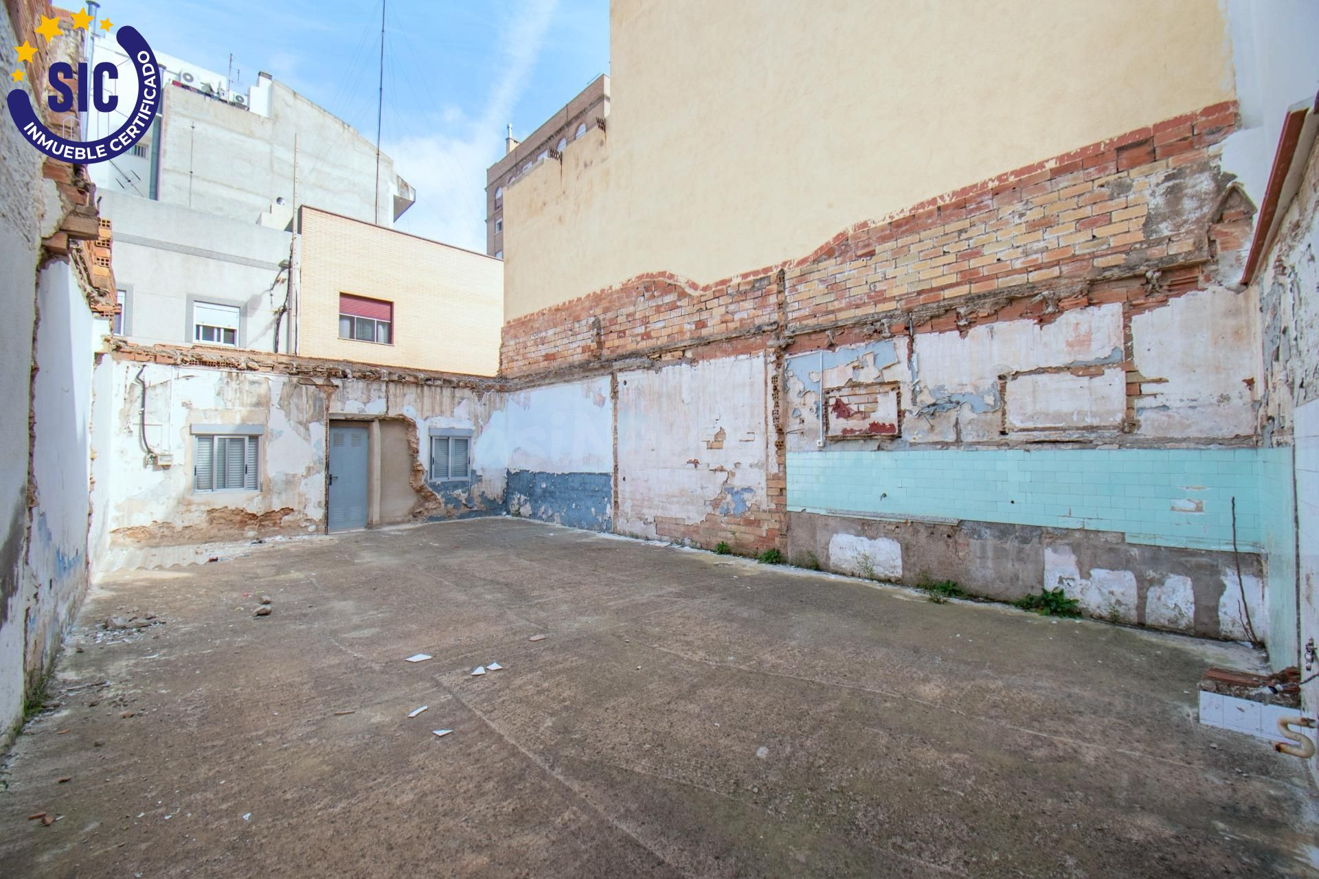 ¡Solar Urbano con alta rentabilidad en Calle Coscoll ! - foto 4
