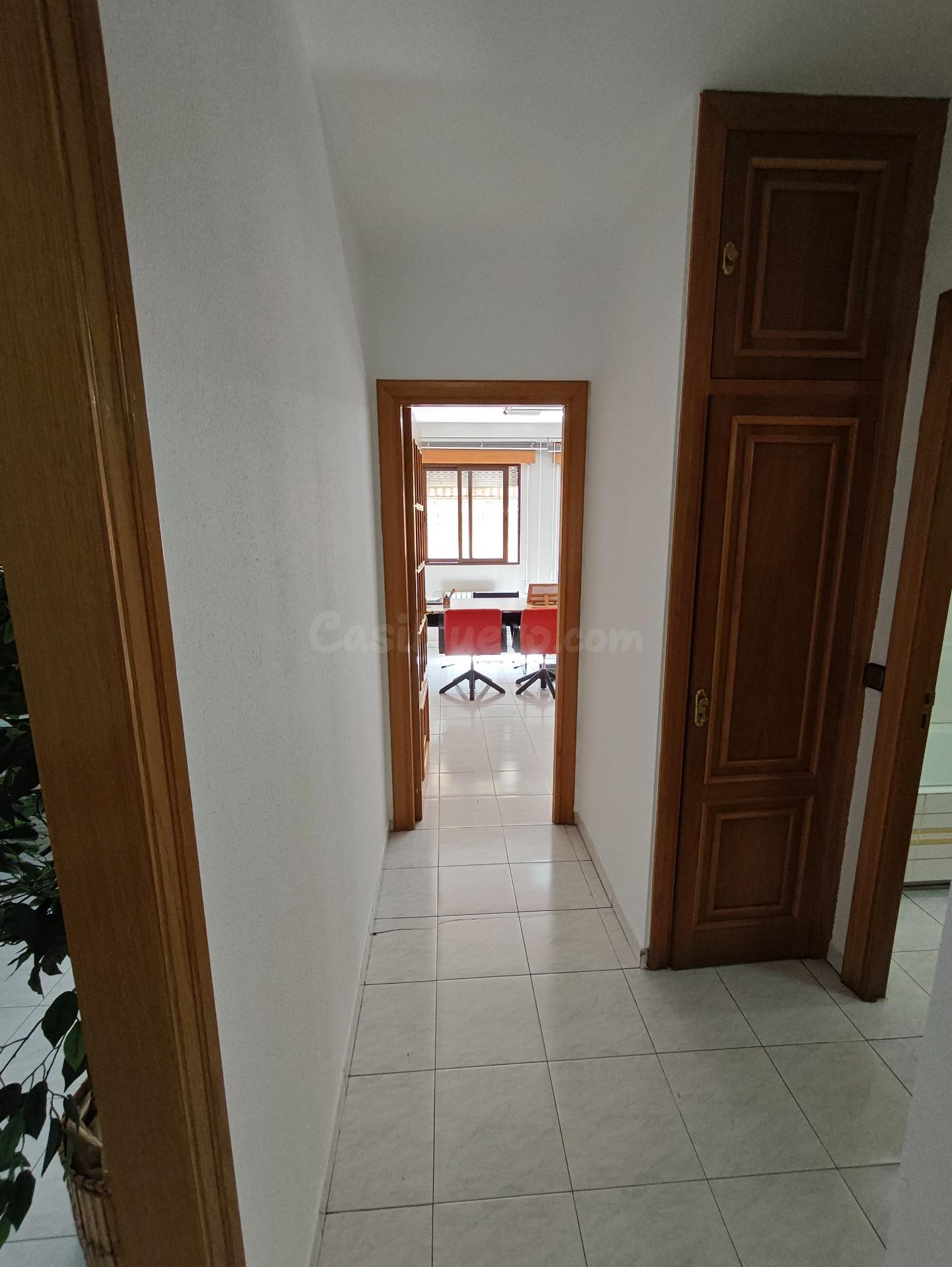 Piso con terraza en el centro de Ponferrada - foto 2