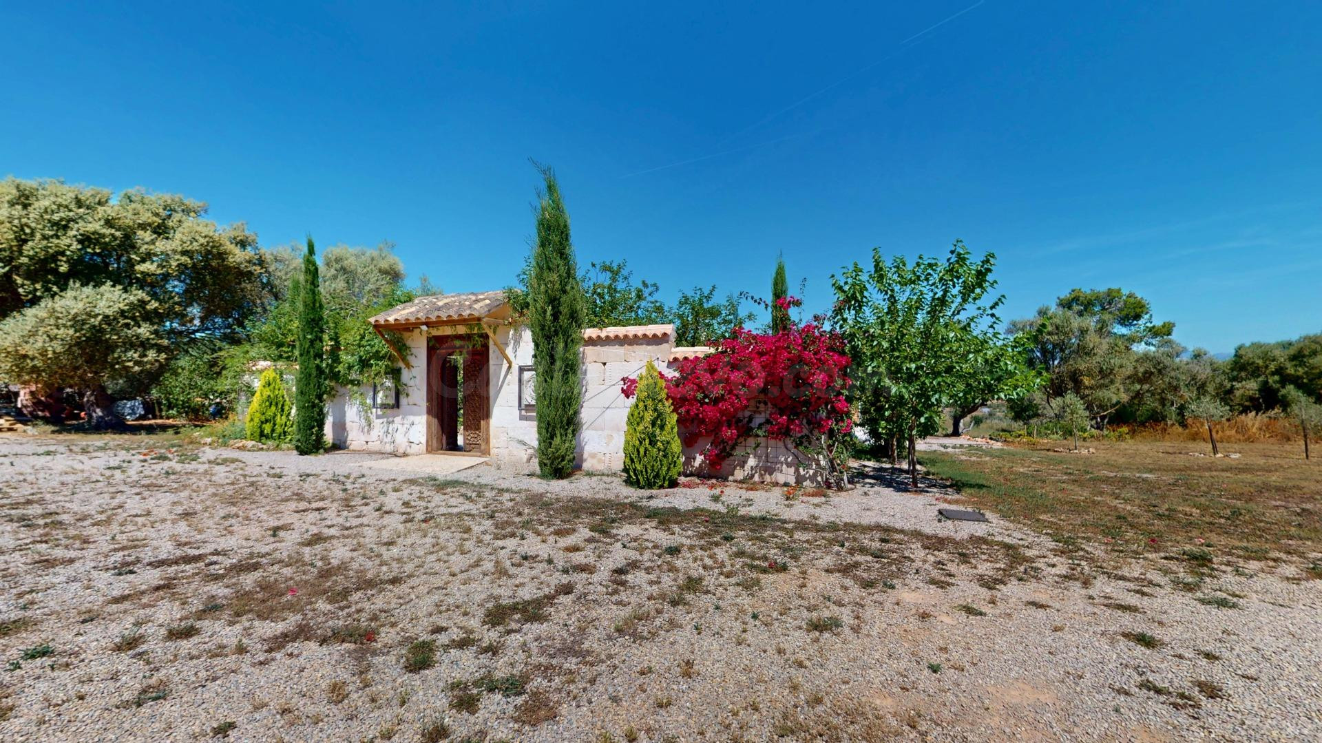 Casa de campo reformada en Biniali con piscina y vistas pano