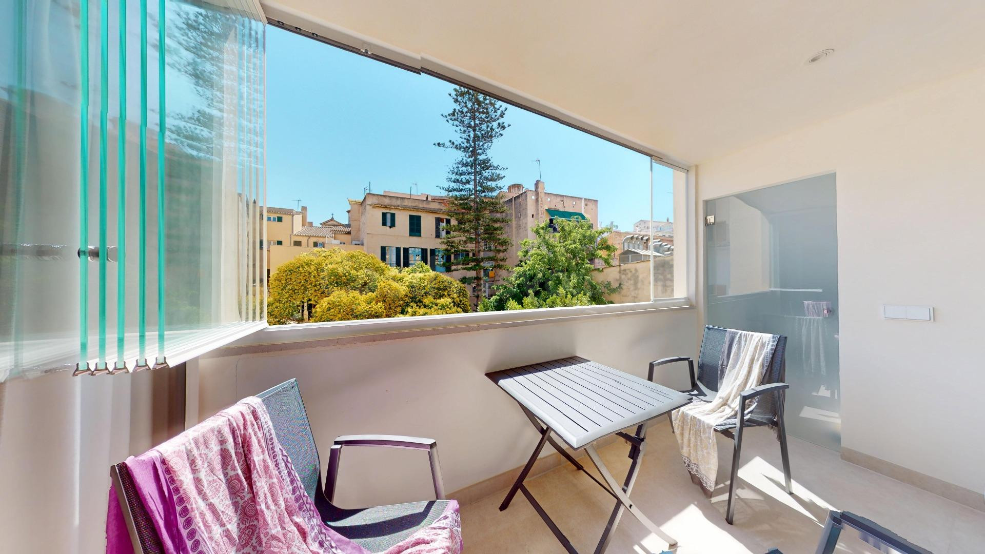Elegante piso de diseño con terraza en el centro histórico d - foto 2