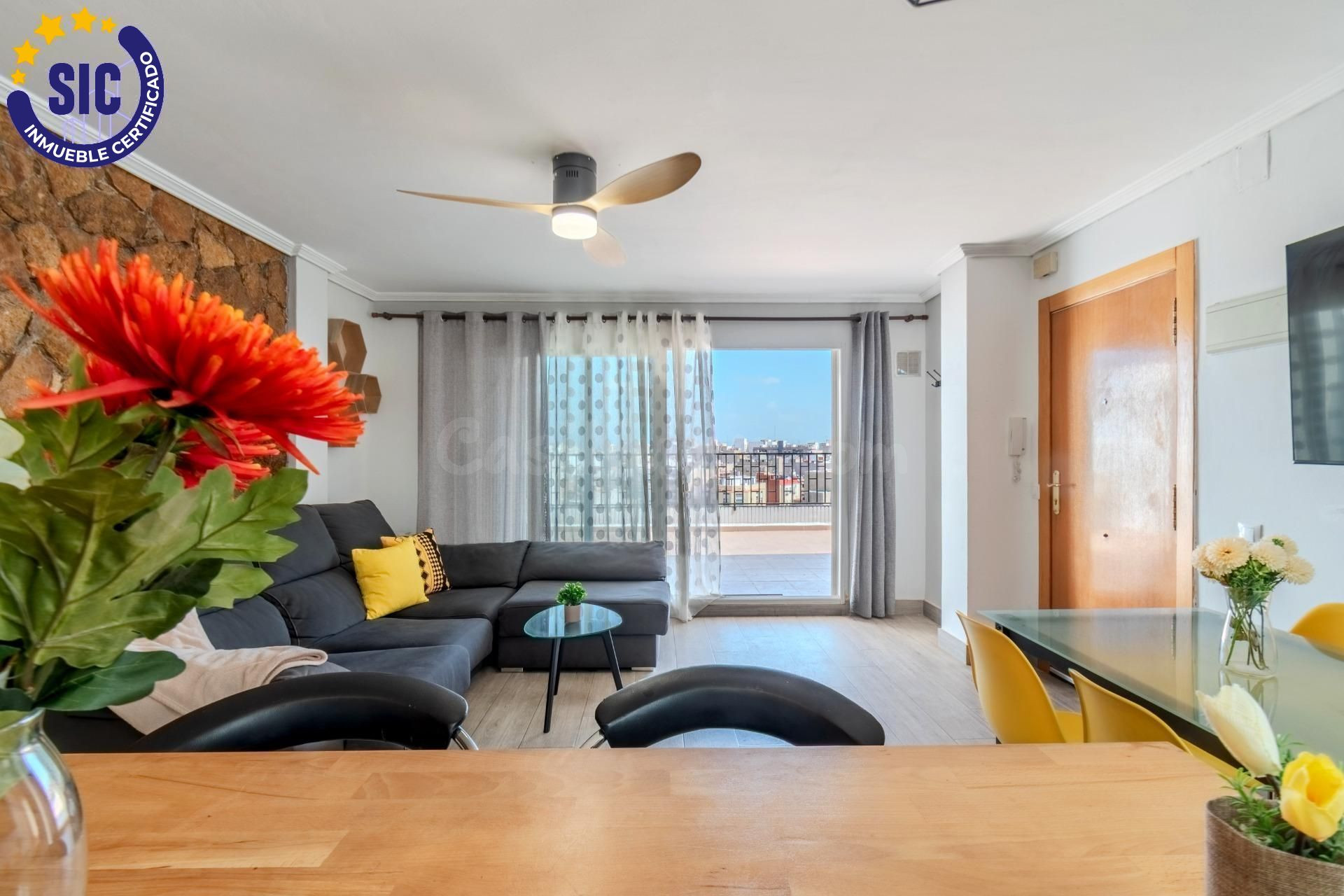 Elegante Ático Reformado en Burriana con Amplia Terraza y Vistas - foto 5