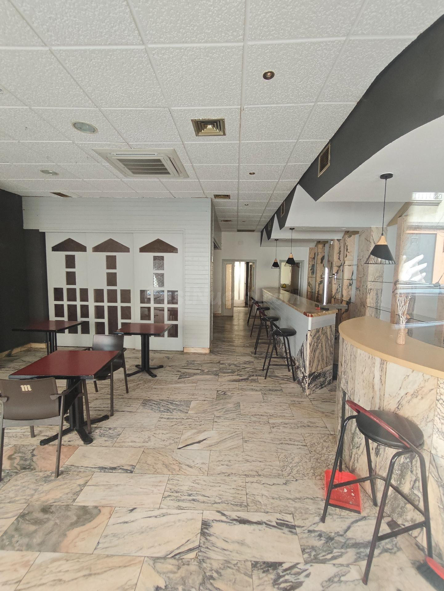 Local en Alquiler - Café Bar con Cocina en Ponferrada - foto 2