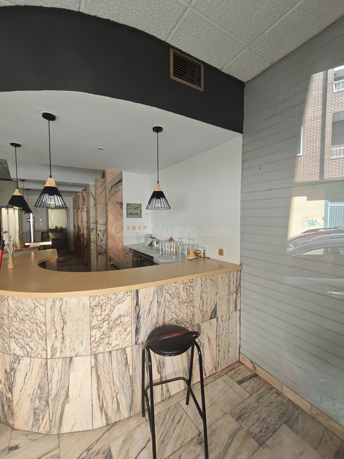 Local en Alquiler - Café Bar con Cocina en Ponferrada - foto 3