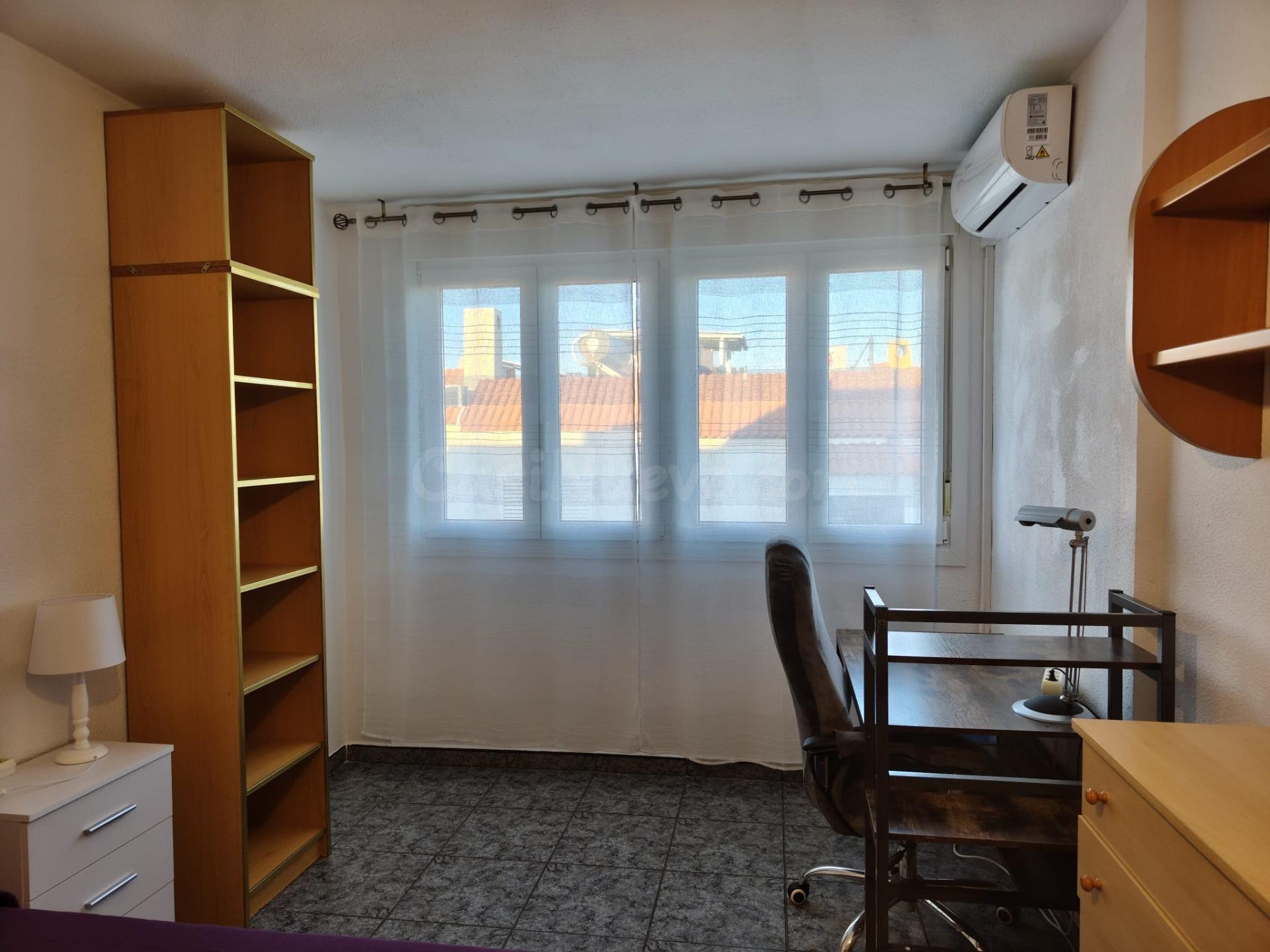 HABITACIÓN EN ALQUILER EN CASA COMPARTIDA (COSTACABANA) - foto 4