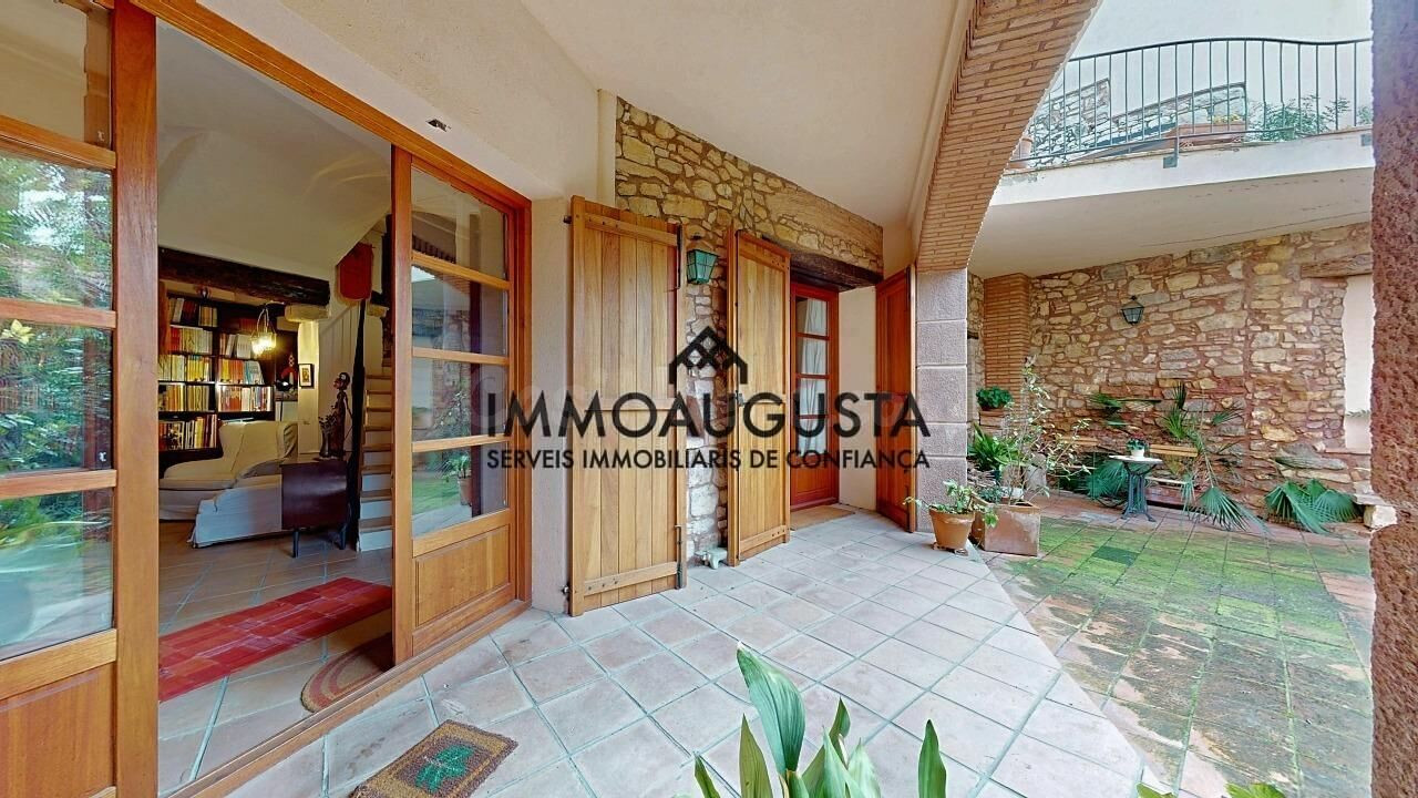 Exclusiva casa en núcleo historico Collbató. - foto 2
