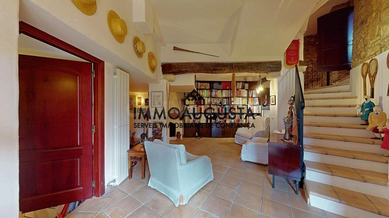 Exclusiva casa en núcleo historico Collbató. - foto 4