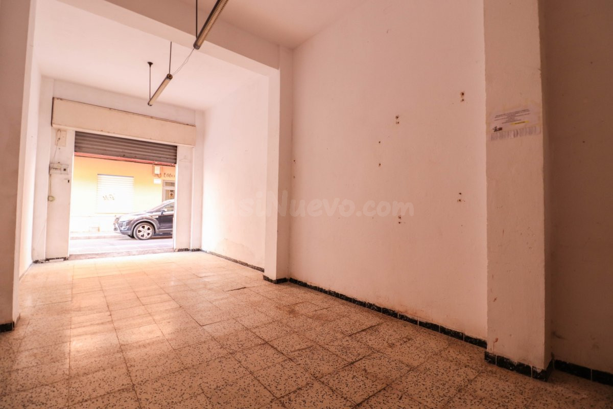 Local comercial en zona Santa Isabel