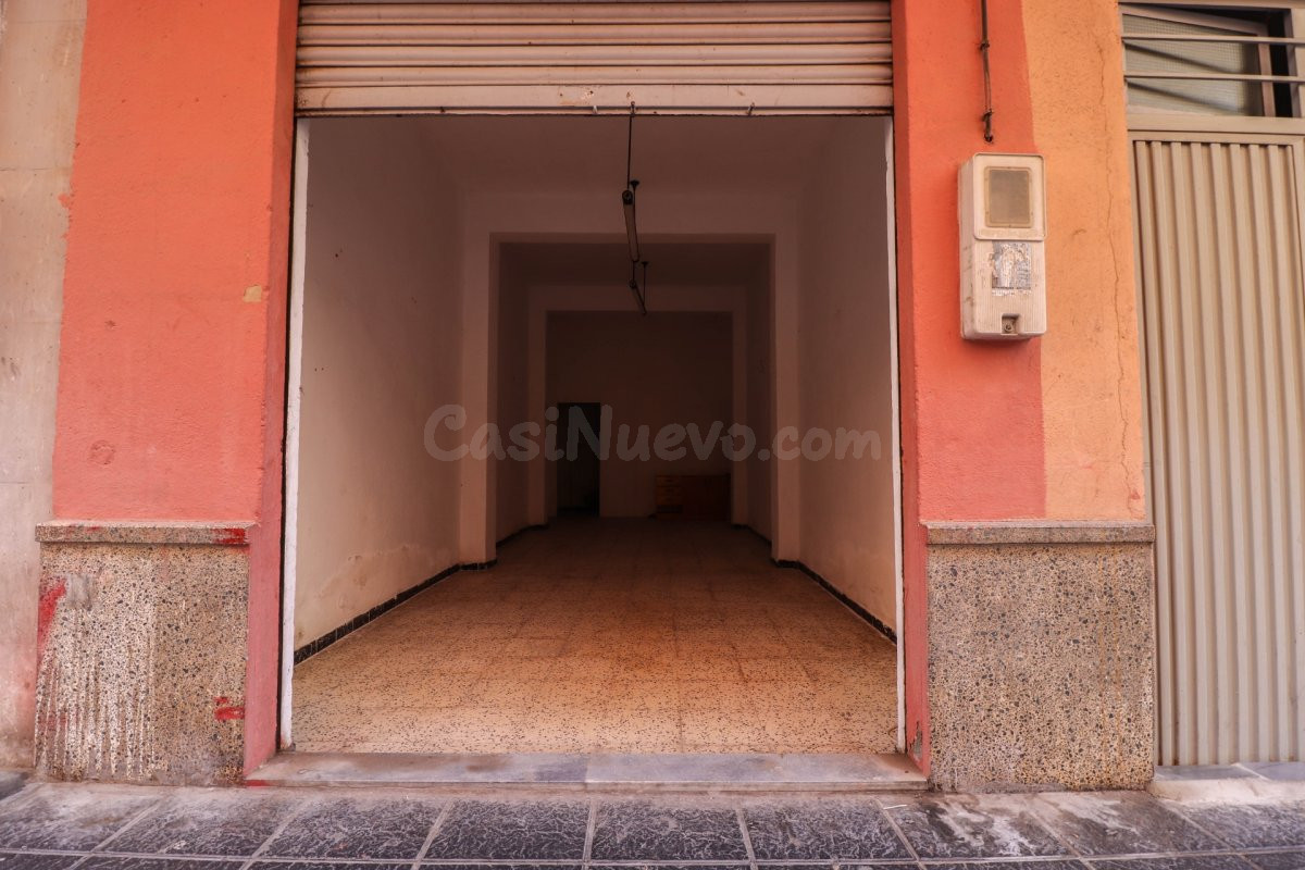 Local comercial en zona Santa Isabel - foto 3