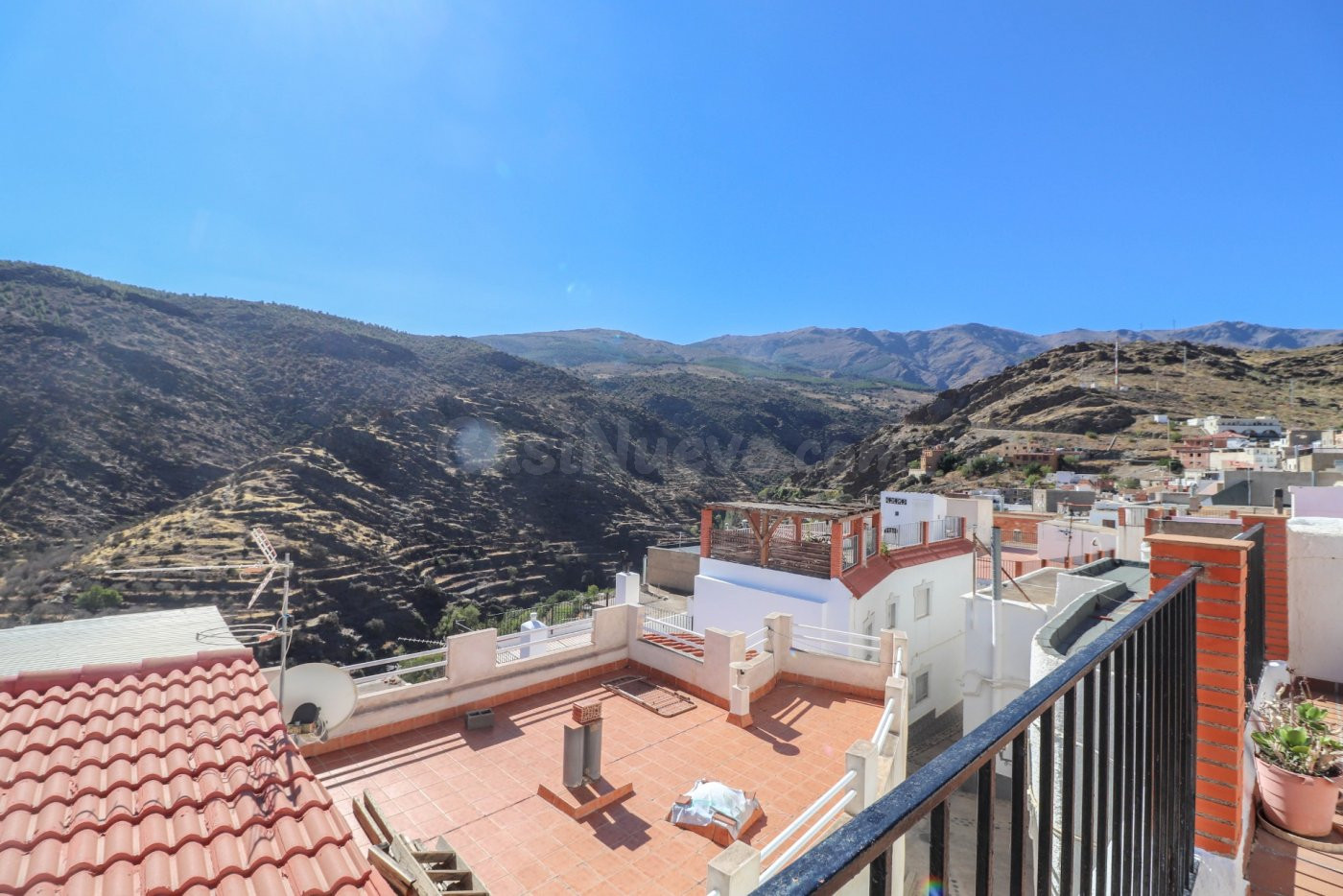 Casa en Abrucena - foto 2
