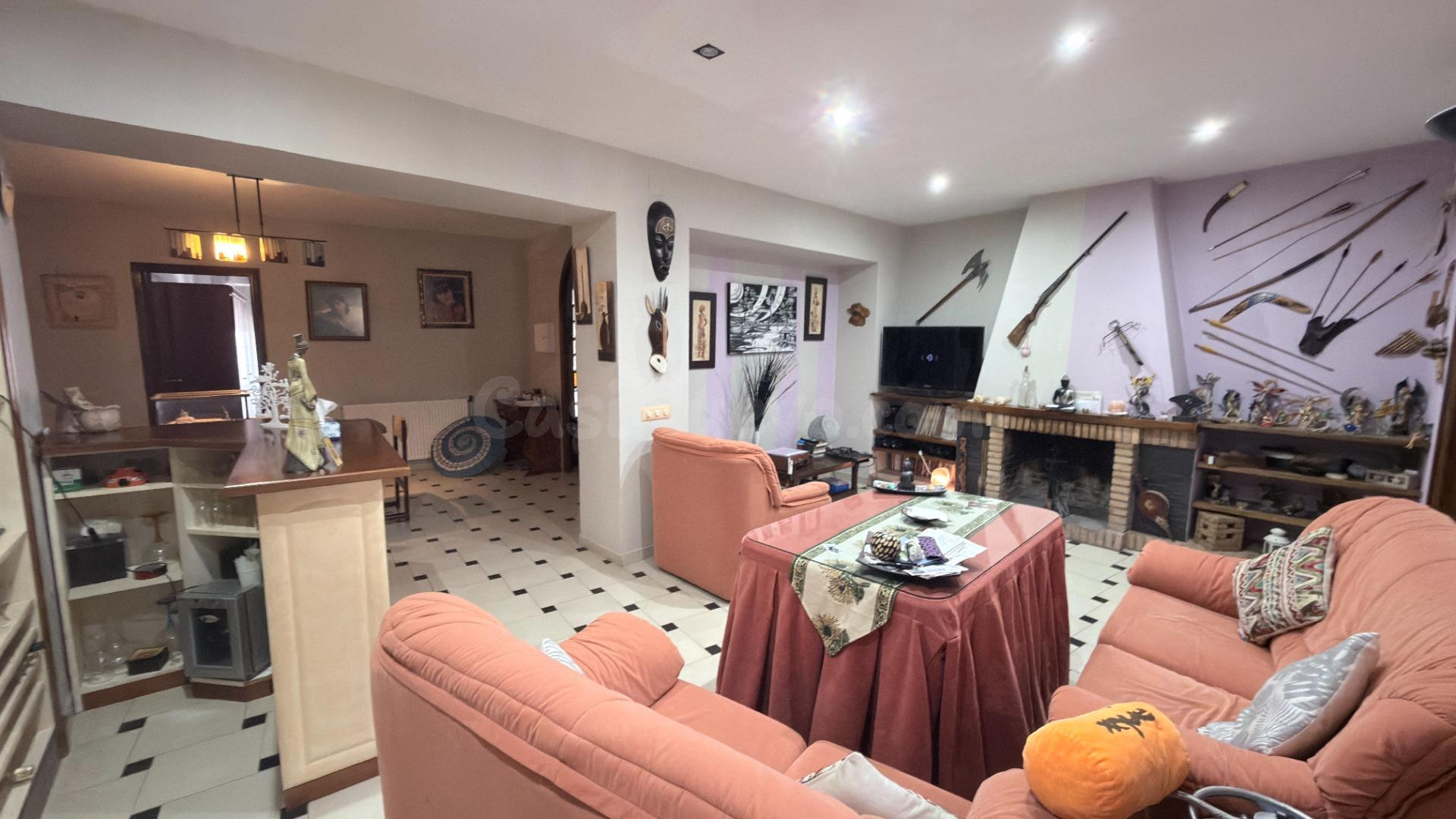 HOSTAL Y VIVIENDA EN VENTA EN CORTEGANA (HUELVA)
