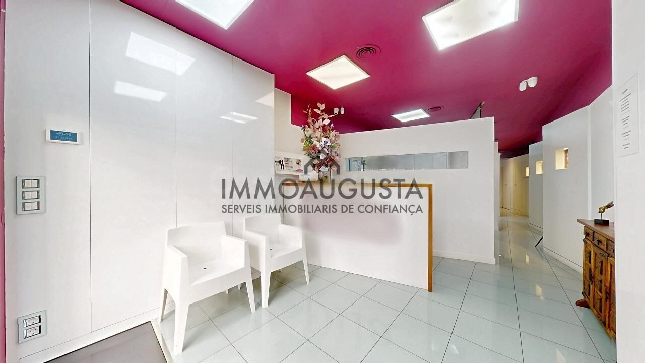 Local comercial en venta en Sarria - foto 3