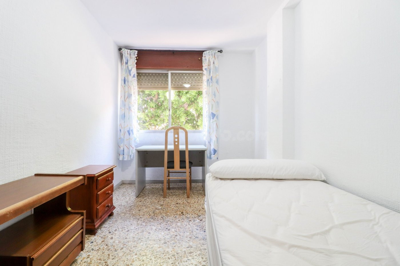 PISO PARA TEMPORADA ESCOLAR EN NUEVA ANDALUCÍA - foto 4