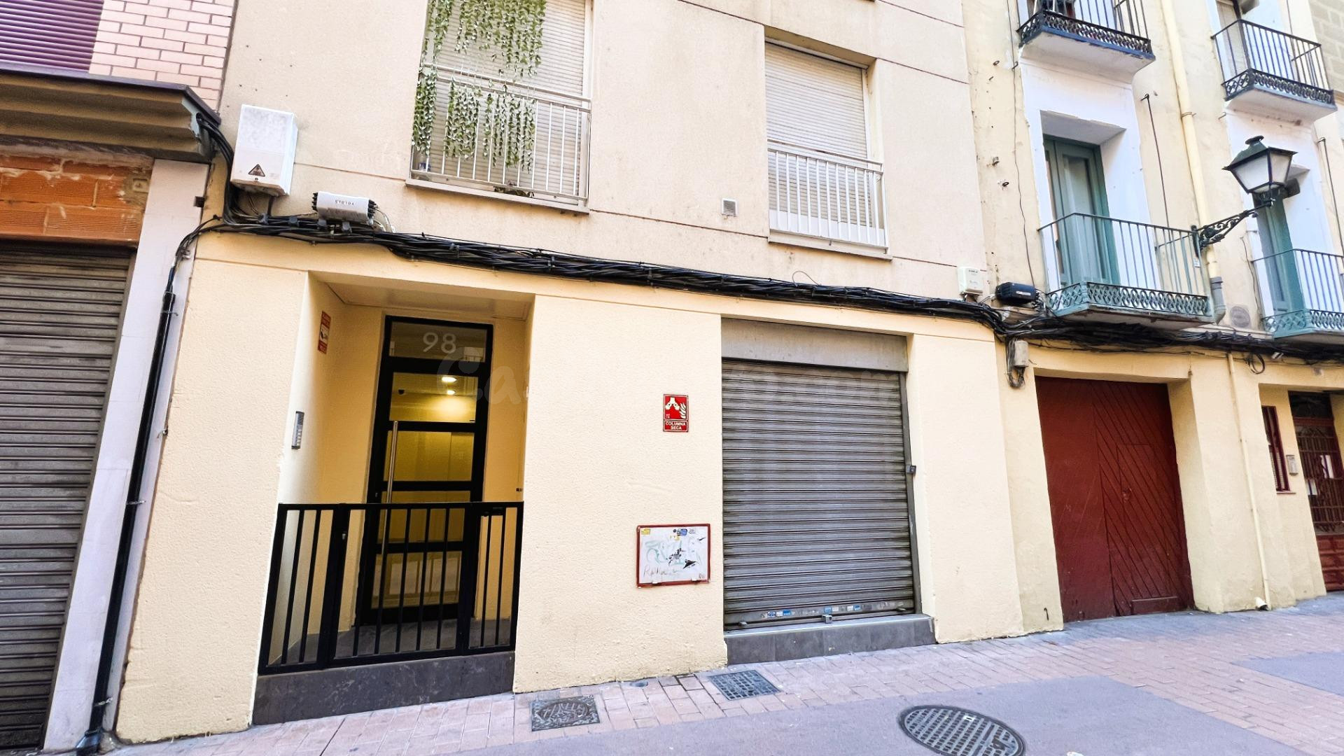 LOCAL con SÓTANO en VENTA en ZARAGOZA - SAN PABLO - C/ BOGGI