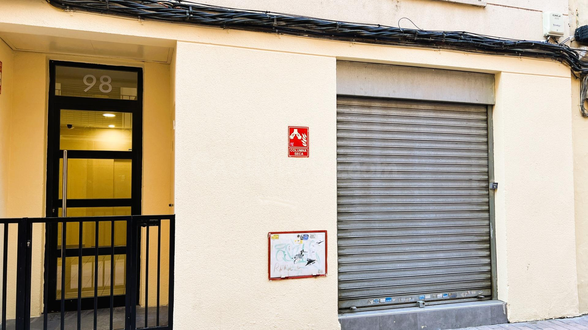 LOCAL con SÓTANO en VENTA en ZARAGOZA - SAN PABLO - C/ BOGGI - foto 2