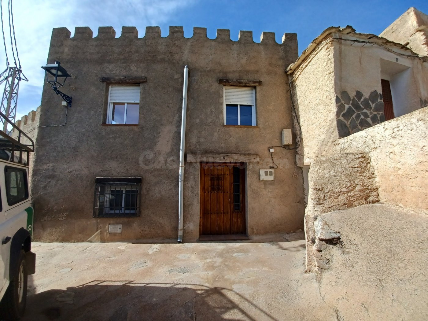 SE VENDE CASA CON COCHERA EN ABLA - foto 2